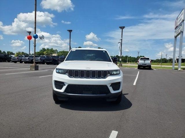 2025 Jeep Grand Cherokee GRAND CHEROKEE LAREDO X 4X4