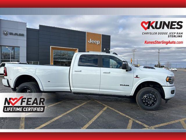 2024 RAM Ram 3500 RAM 3500 LIMITED CREW CAB 4X4 8 BOX
