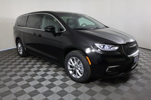 2025 Chrysler Pacifica PACIFICA SELECT AWD