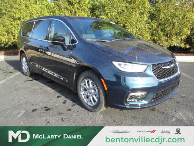 2025 Chrysler Pacifica PACIFICA SELECT