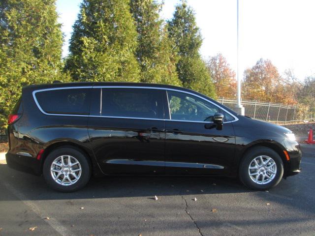 2025 Chrysler Pacifica PACIFICA SELECT