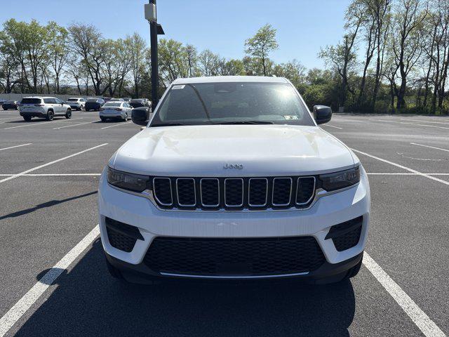 2025 Jeep Grand Cherokee GRAND CHEROKEE LAREDO 4X4