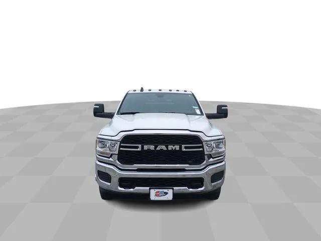 2024 RAM Ram 3500 Chassis Cab RAM 3500 TRADESMAN CHASSIS REGULAR CAB 4X4 84 CA