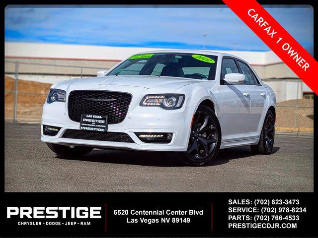 2022 Chrysler 300 Touring L