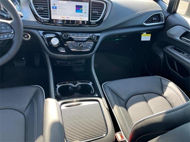 2025 Chrysler Pacifica PACIFICA LIMITED