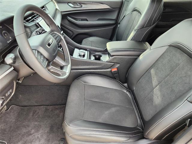 2025 Jeep Grand Cherokee Altitude 4x4