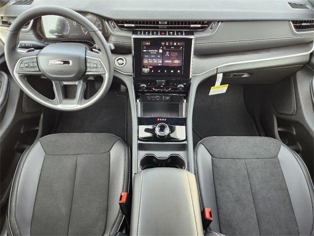 2025 Jeep Grand Cherokee Altitude 4x4