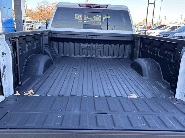 2025 GMC Sierra 2500HD 4WD Crew Cab Standard Bed AT4