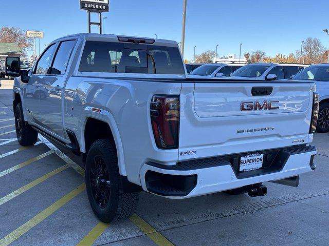 2025 GMC Sierra 2500HD 4WD Crew Cab Standard Bed AT4