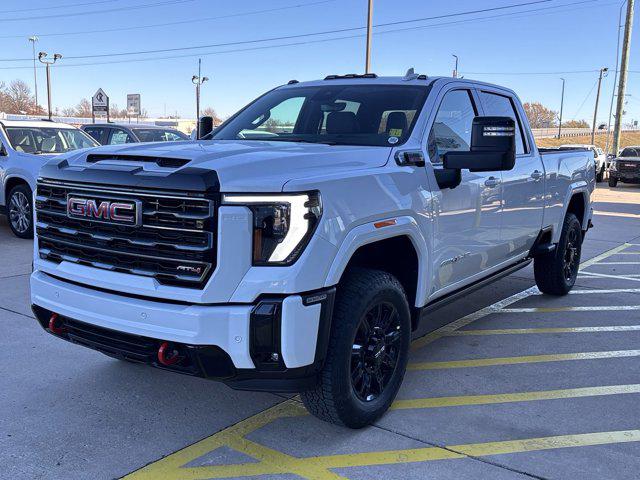 2025 GMC Sierra 2500HD 4WD Crew Cab Standard Bed AT4