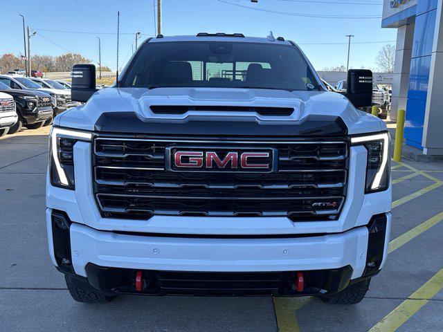 2025 GMC Sierra 2500HD 4WD Crew Cab Standard Bed AT4