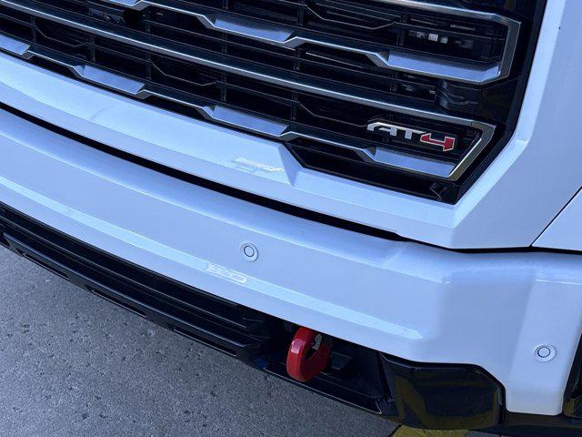 2025 GMC Sierra 2500HD 4WD Crew Cab Standard Bed AT4