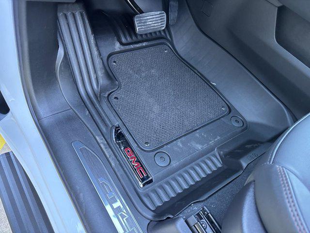 2025 GMC Sierra 2500HD 4WD Crew Cab Standard Bed AT4