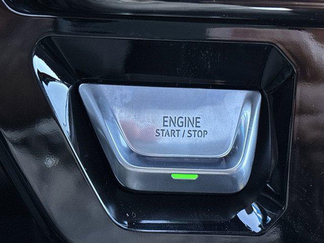 2025 GMC Sierra 2500HD 4WD Crew Cab Standard Bed AT4