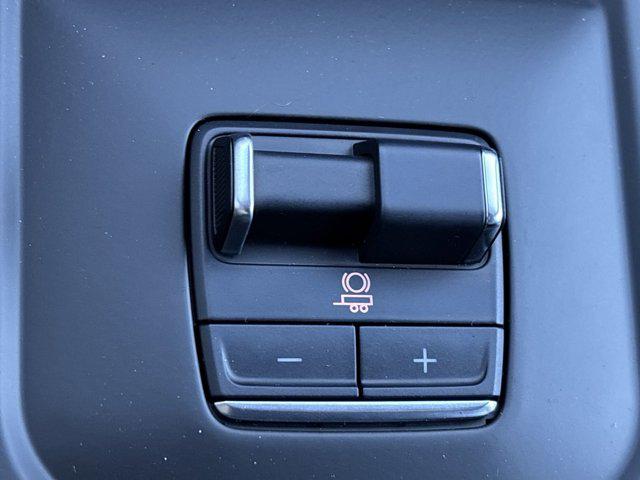 2025 GMC Sierra 2500HD 4WD Crew Cab Standard Bed AT4