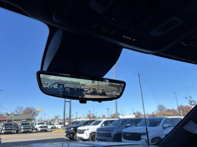 2025 GMC Sierra 2500HD 4WD Crew Cab Standard Bed AT4