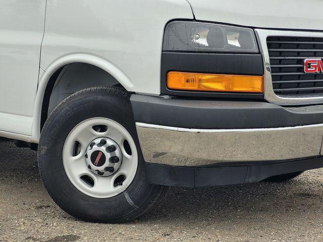 2024 GMC Savana Cutaway Work Van