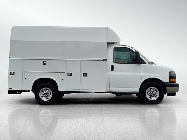 2024 GMC Savana Cutaway Work Van