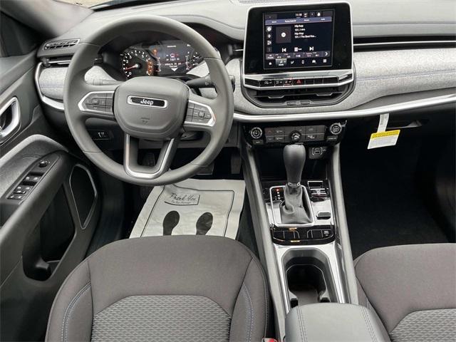 2025 Jeep Compass COMPASS SPORT 4X4