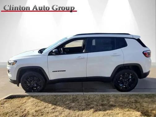 2025 Jeep Compass COMPASS LATITUDE 4X4