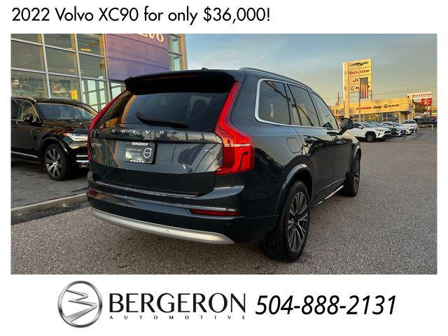 2022 Volvo XC90 T5 Momentum 7 Passenger