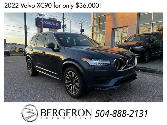 2022 Volvo XC90 T5 Momentum 7 Passenger