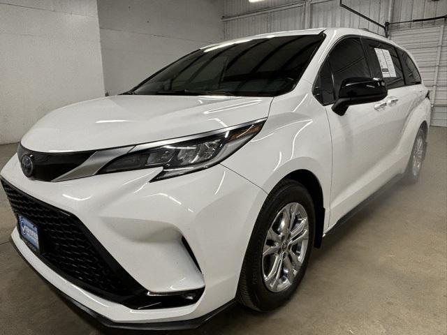 2022 Toyota Sienna XSE