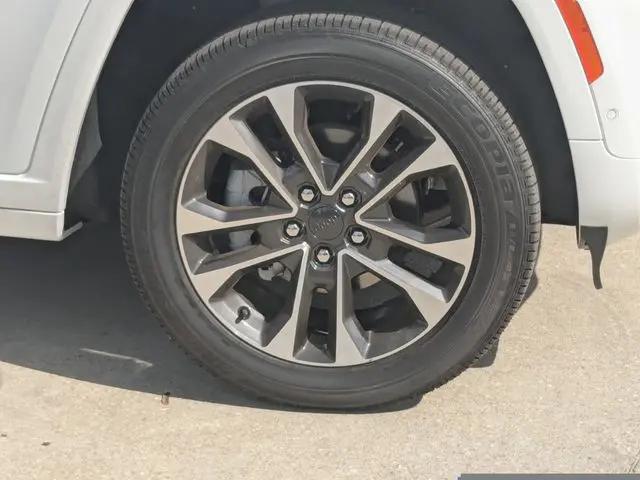 2025 Jeep Grand Cherokee Overland 4x4
