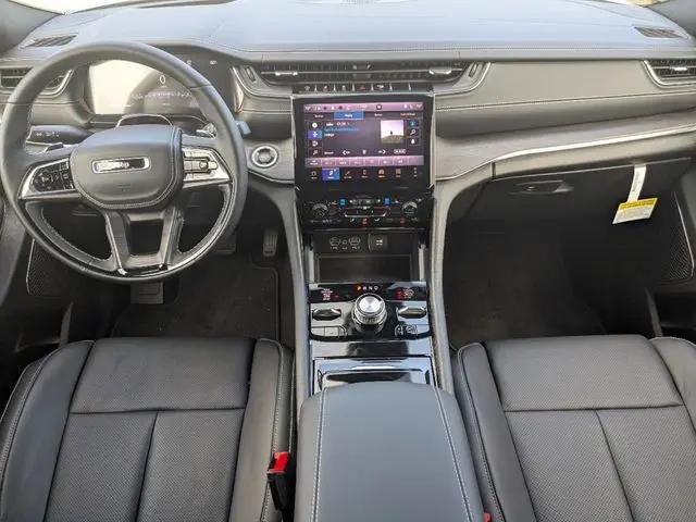 2025 Jeep Grand Cherokee Overland 4x4