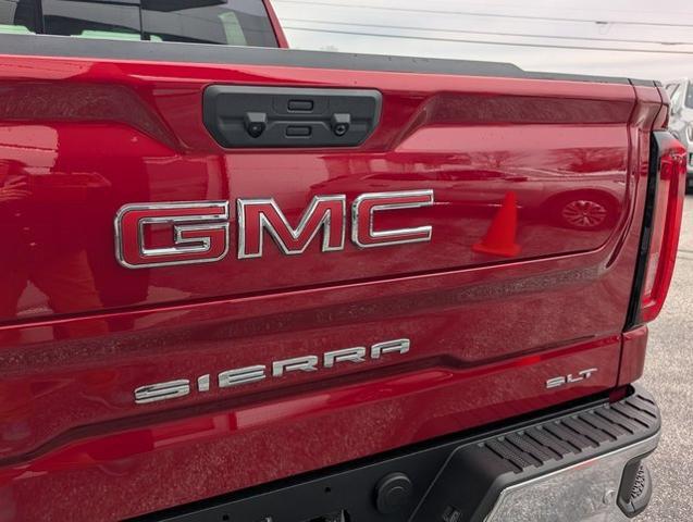 2025 GMC Sierra 1500 4WD Crew Cab Short Box SLT