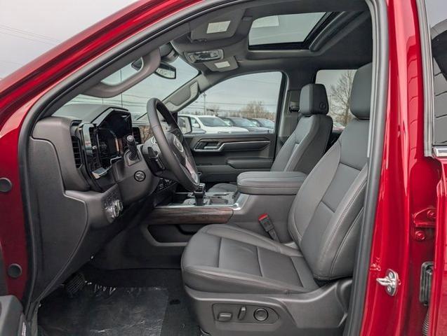 2025 GMC Sierra 1500 4WD Crew Cab Short Box SLT