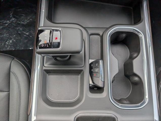 2025 GMC Sierra 1500 4WD Crew Cab Short Box SLT