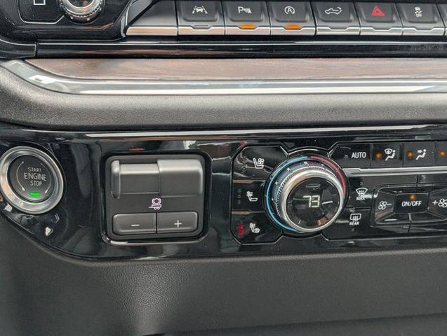 2025 GMC Sierra 1500 4WD Crew Cab Short Box SLT