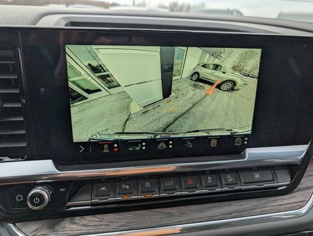 2025 GMC Sierra 1500 4WD Crew Cab Short Box SLT
