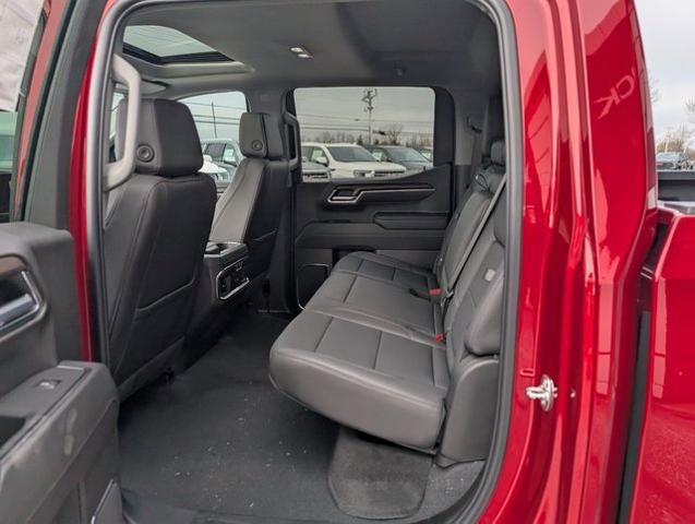 2025 GMC Sierra 1500 4WD Crew Cab Short Box SLT