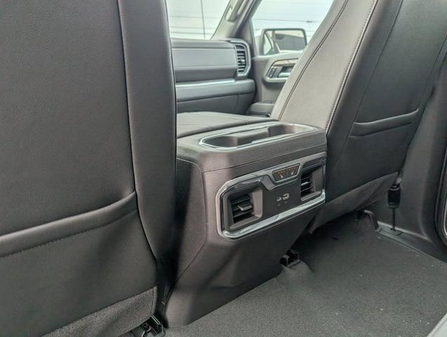 2025 GMC Sierra 1500 4WD Crew Cab Short Box SLT