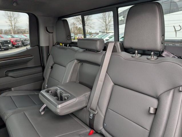 2025 GMC Sierra 1500 4WD Crew Cab Short Box SLT