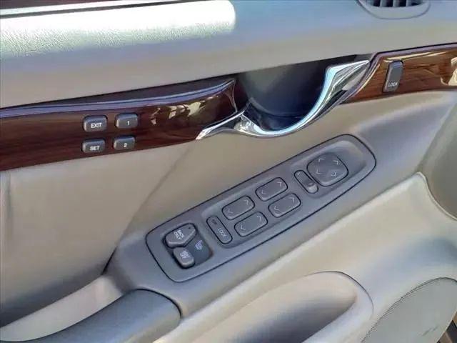 2002 Cadillac DeVille DHS