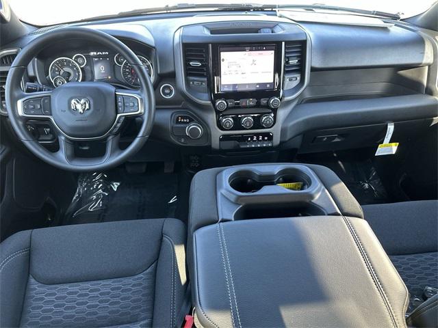 2025 RAM Ram 1500 RAM 1500 TRADESMAN QUAD CAB 4X2 64 BOX