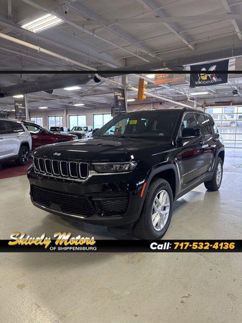 2025 Jeep Grand Cherokee GRAND CHEROKEE LAREDO X 4X4