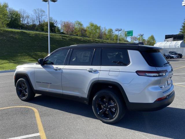 2025 Jeep Grand Cherokee GRAND CHEROKEE L ALTITUDE 4X4