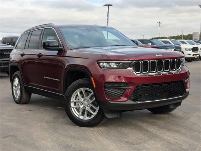 2025 Jeep Grand Cherokee GRAND CHEROKEE LAREDO X 4X4
