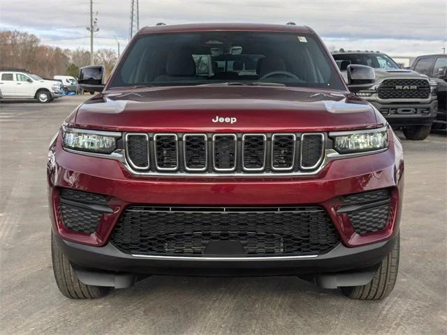 2025 Jeep Grand Cherokee GRAND CHEROKEE LAREDO X 4X4