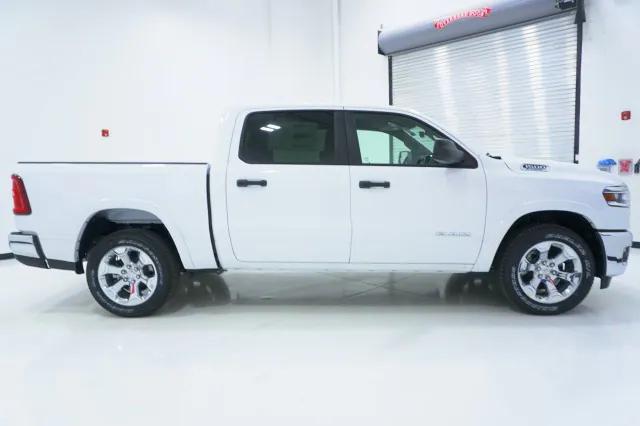 2025 RAM Ram 1500 RAM 1500 LONE STAR CREW CAB 4X2 57 BOX