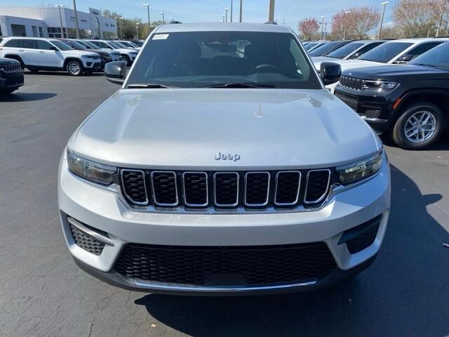 2025 Jeep Grand Cherokee GRAND CHEROKEE LAREDO X 4X2