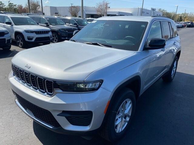 2025 Jeep Grand Cherokee GRAND CHEROKEE LAREDO X 4X2
