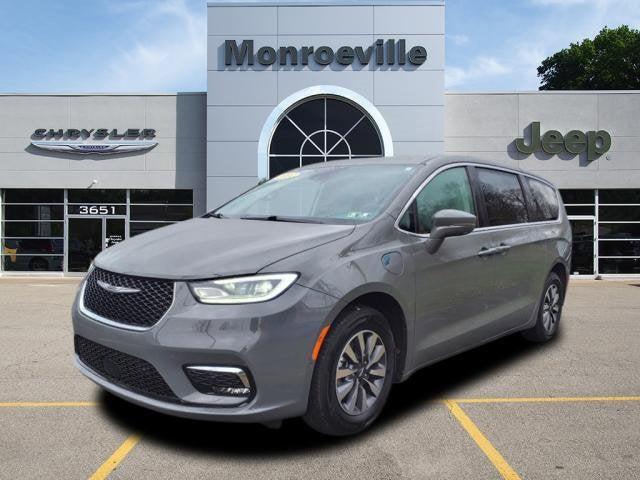 2022 Chrysler Pacifica Hybrid Touring L