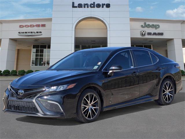 2023 Toyota Camry SE Nightshade Edition