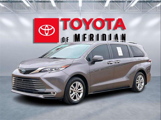 2023 Toyota Sienna Platinum