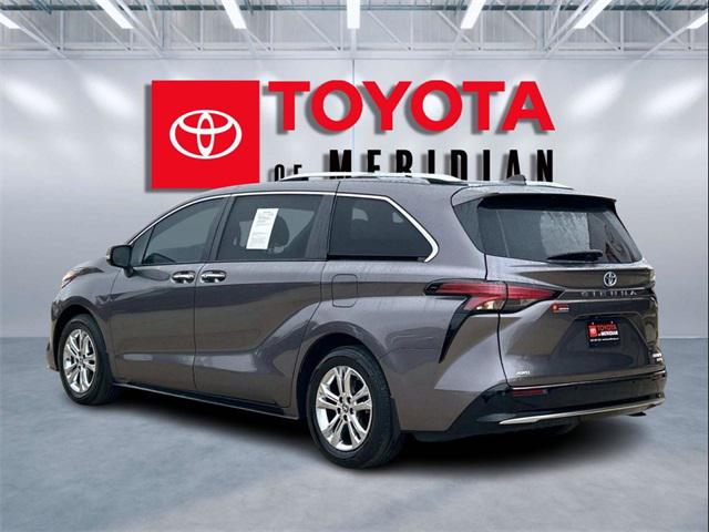 2023 Toyota Sienna Platinum